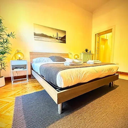 Train Station - Zara 67 Milan